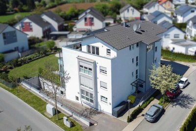 Atemberaubende Aussicht: Geschmackvolles Penthouse mit Weitblick und Zwei TG Stellplätze