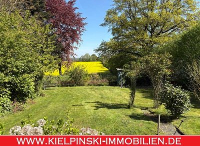 Ruhige ETW mit Hauscharakter, ca. 900m² eigenem Grundstück, Solar, Garage+Carport in ruhiger Lage!