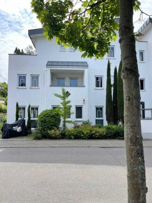 Schöne 2 Zi. Wohnung mit Balkon und EBK