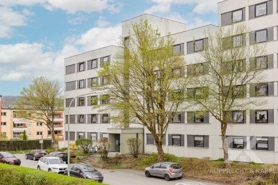 Große 4-Zimmer-Eigentumswohnung mit Tiefgarage, neuem Wunschboden und neuem Bad im Weidener Osten