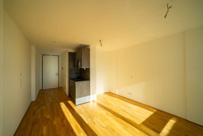 Modernes Apartment mit Balkon und EBK