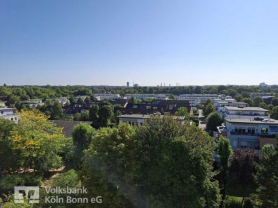 Schöne und helle Dreizimmerwohnung mit Loggia und Garage in Weiden