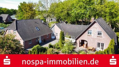Zwei verbundene Einfamilienhäuser, viele Perspektiven:Ihr Wohntraum in der Eider-Treene-Sorge Region
