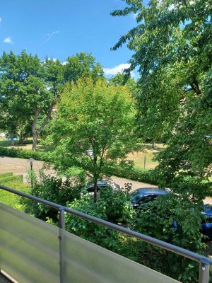 Grün wohnen, unweit des Großen Gartens. 3 Zimmer- Wohnung mit Balkon