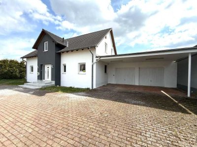 Neuwertiges, großes u. schönes Einfamilienhaus mit Doppel-Garage * in Großlittgen