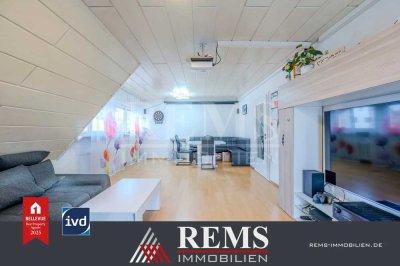 Helle 3,5-Zimmer-DG-Wohnung mit Balkon, EBK, TL-Bad und Garage in bevorzugter Lage von Korb