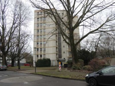 RENOVIERTE 3-ZI.-WOHNUNG IM 6. OBERGESCHOSS M. AUFZUG U. BALKON IN RUHIGER LAGE VON KR.-GARTENSTADT