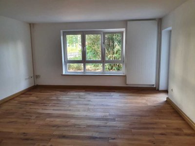 Gepflegte 3 Zimmer-Wohnung, mit 2 Terrassen und Garten + Stellplatz