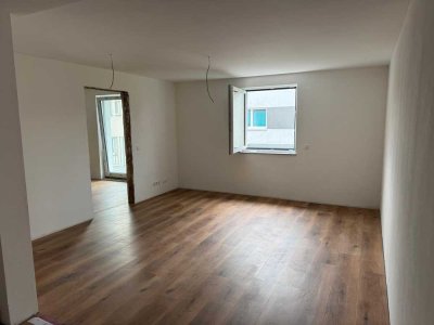 Erstbezug nach Sanierung und Einbauküche: Stilvolle 2-Raum-Wohnung mit geh. Innenausstattung