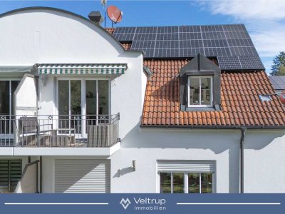 Lichtdurchflutete Dachgeschoss-Wohnung mit zwei Balkonen in Greifenberg