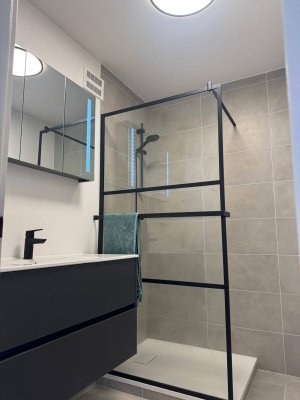 Neu renovierte Wohnung mit Einbauküche