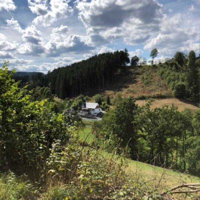 Charmantes Fachwerkhaus im Hochsauerland – Alleinlage – mit vielfältigen Nutzungsmöglichkeiten