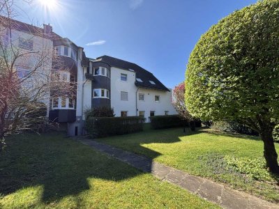 Geschmackvolle 3-Raum-Wohnung mit gehobener Innenausstattung mit Balkon und EBK in Leverkusen