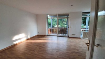 Sonnige 2,5-Zimmer-Hochparterre-Wohnung mit Garten, Balkon, Garage und EBK in Moosburg a.d. Isar