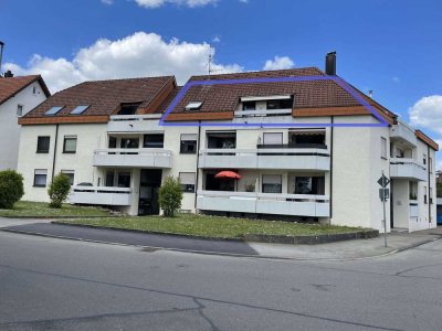 Wunderschöne, helle und ruhige 4,5 Zi-DG-Wohnung mit Ausblick, Balkon und TG-Stellplatz