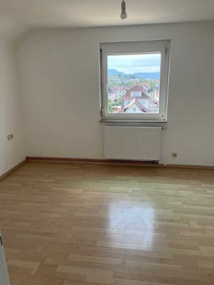 Sofort verfügbare 2-Zimmer-Dachgeschosswohnung in Eislingen