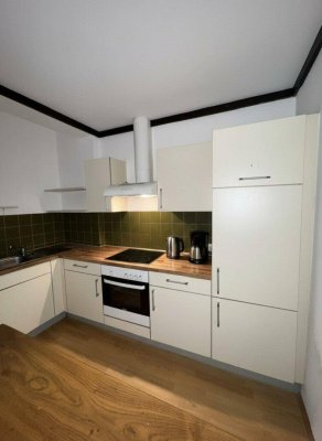 HIT! GÜNSTIG,FREUNDLICH, BEQUEME 2 ZIMMER WOHNUNG IM ZENTRUM !