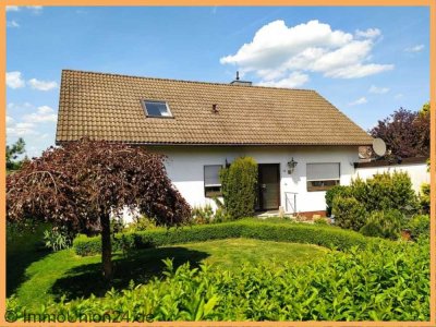 Großzügiges und familienfreundliches 200 qm Haus in BESTER Wohnlage von Langenzenn – Sofort frei !