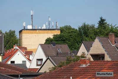 Komfortabel wohnen: Einfamilienhaus mit Doppelgarage