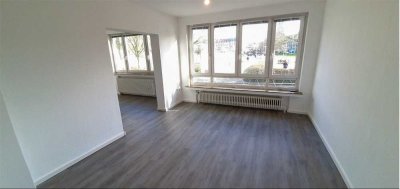 4 Zimmer Wohnung mit Durchgangszimmer direkt am Holzhafen mit Balkon und Einbauküche