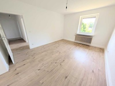 **Renovierte Wohnung mit modernem Tageslichtbad und eigenem Garten gewünscht? Dann zugreifen!**