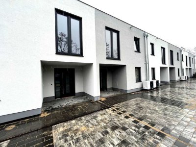 Premium-Reihenhaus mit sonniger Terrasse und 2 Dachterrassen