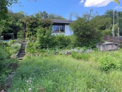 Wochenendhaus mit Grundstück in ruhiger Lage zu verkaufen