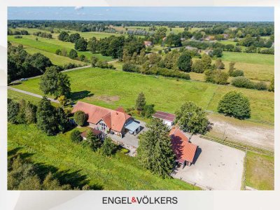 Alleinlage - Komfortables Landhaus mit Einliegerwohnung & Pferdehaltung