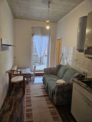 Kleine, gemütliche 2-Zimmer-Wohnung mit großem Balkon