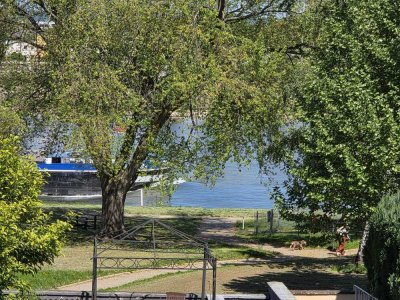 Rarität! Seltenes Rheingrundstück mit MFH