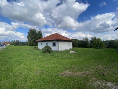 Haus mit großem Grundstück und Entwicklungspotenzial