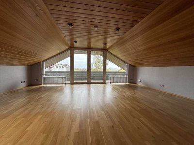 Exklusive, sanierte 2,5-Zimmer-Wohnung mit Balkon und EBK in Herrenberg