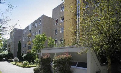 Wer will mich!? Weitläufige 3-Zimmer-Wohnung mit Balkon (NUR MIT WOHNBERECHTIGUNGSSCHEIN)