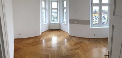 3.Zi- Luxus Altbau im Zentrum von LA inkl. 2 Garagen, Burgblick, Stuck und Fischgrätparkett