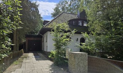 Erstbezug nach Sanierung: preiswertes und geräumiges 5-Zimmer-Haus mit EBK in Hamburg