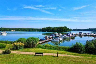 Direkt am Werlsee! Wohnung in Grünheide - Fußbodenheizung, Rollladen, Panoramafenster, Bootsanleger