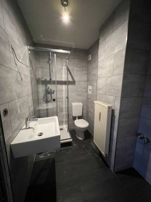Sanierte 2-Raum-Wohnung mit Einbauküche