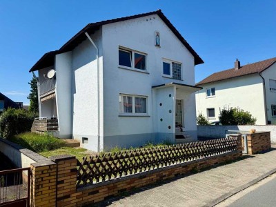 Sanierungsbedürftiges Haus mit großem Garten