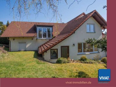 Generationenhaus der Extraklasse. 2 Großwohnungen, Garagen, großer Garten. Gute Wohnlage!