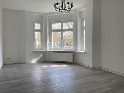 ++ ERDGESCHOSS ++ 2-Raumwohnung mit FAHRSTUHL