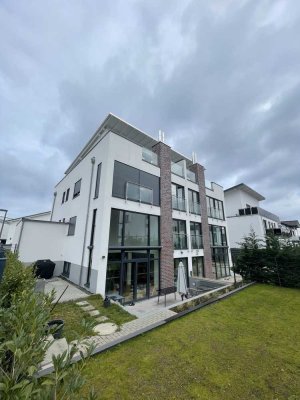 Sehr hochwertig ausgestattete Penthouse-Maisonette-Wohnung im ruhigen Neubaugebiet