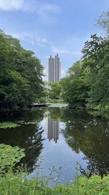 *** DISKRETE VERMARKTUNG - Hochwertige 4 Zimmer-Wohnung mit Fahrstuhl und TG in HH-Sasel ***