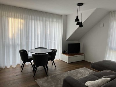 Exklusive 3-Zimmer-Dachgeschosswohnung mit Balkon und EBK in Stuttgart