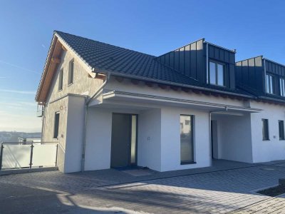 Ihr Zuhause mit Panorama: Hochwertige DHH in Bestlage von Künzell.