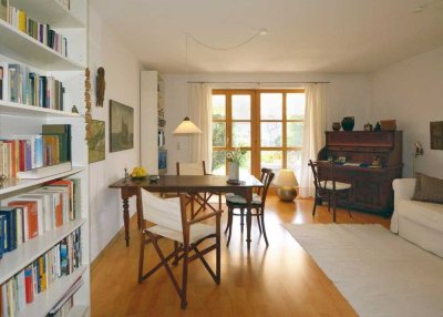 Untermiete: 15.12. bis 15.4. geschmackvolle, ruhige 2-Zimmerwohnung zentral und nah Wald