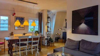 Altbaucharme trifft Top-Lage: 2-Zimmer-Wohnung am Kaiserswerther Markt