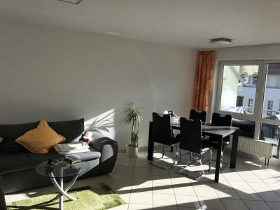 Moderne, vollmöblierte 2-Zimmer-Wohnung mit Balkon, EBK und Tiefgaragenstellplatz in Böblingen