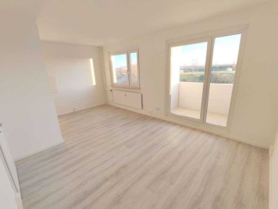 5-Raumwohnung mit Laminatboden +Balkon +EBK