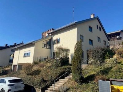 Großzügig und Außergewöhnlich! Maisonettewohnung mit Ausblick!