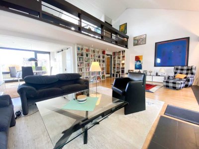 Freistehendes Einfamilienhaus mit großem Garten, Sonnenterrasse, Pool, Sauna und Doppelgarage